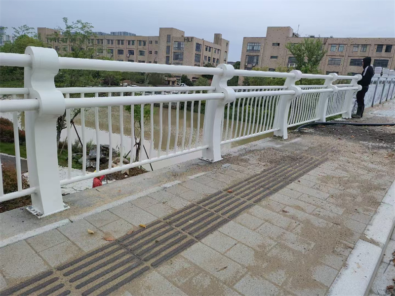 河道護欄